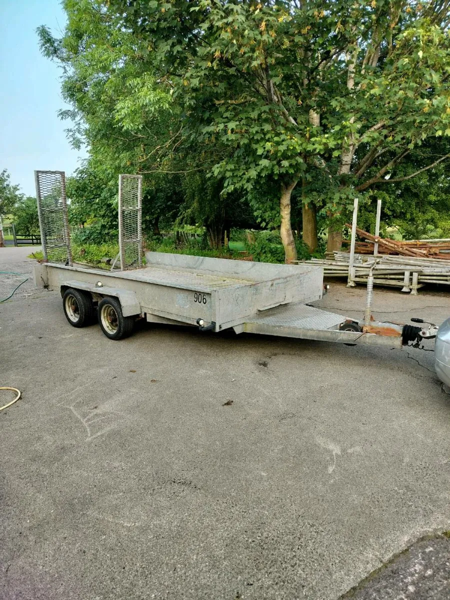 Trailer - Image 1