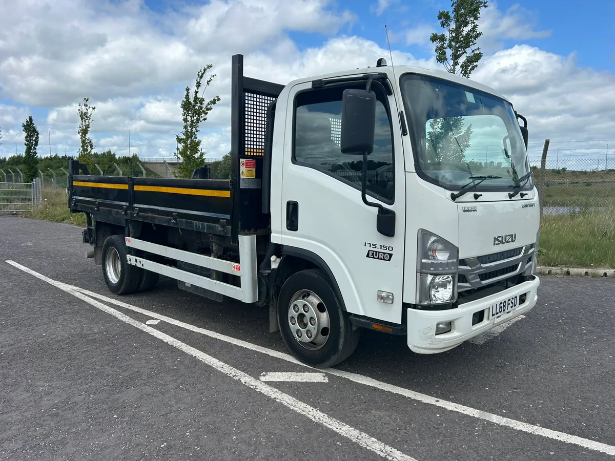 Isuzu 7.5 ton Tipper - Image 1