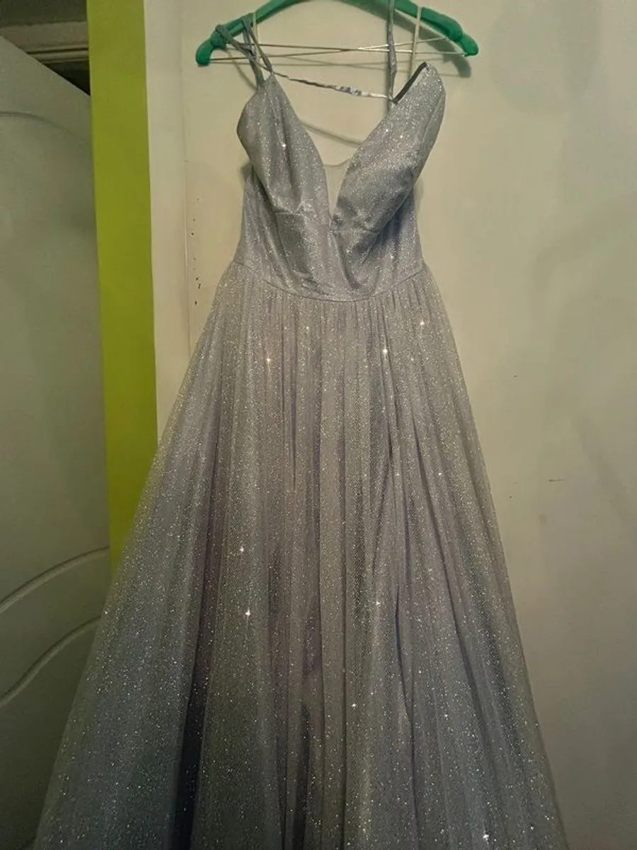 Dani's closet debs dress - Image 4