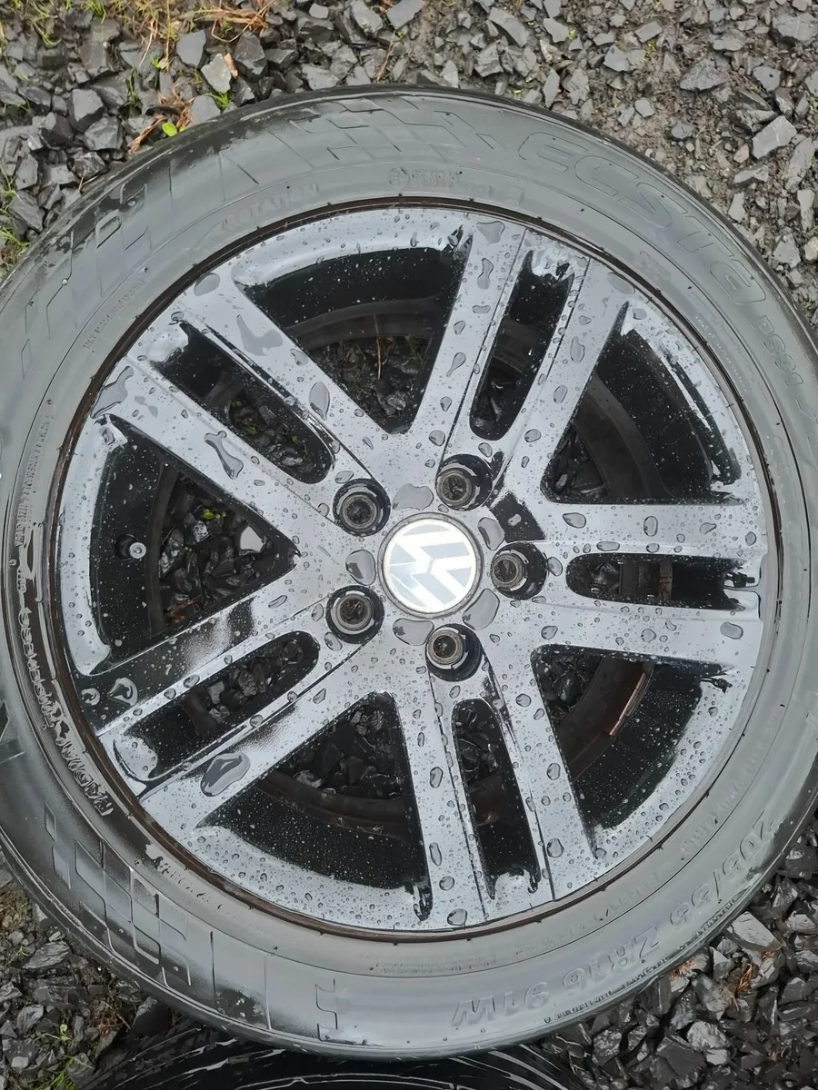 16" Genuine Vw Alloys with tyres - Image 2