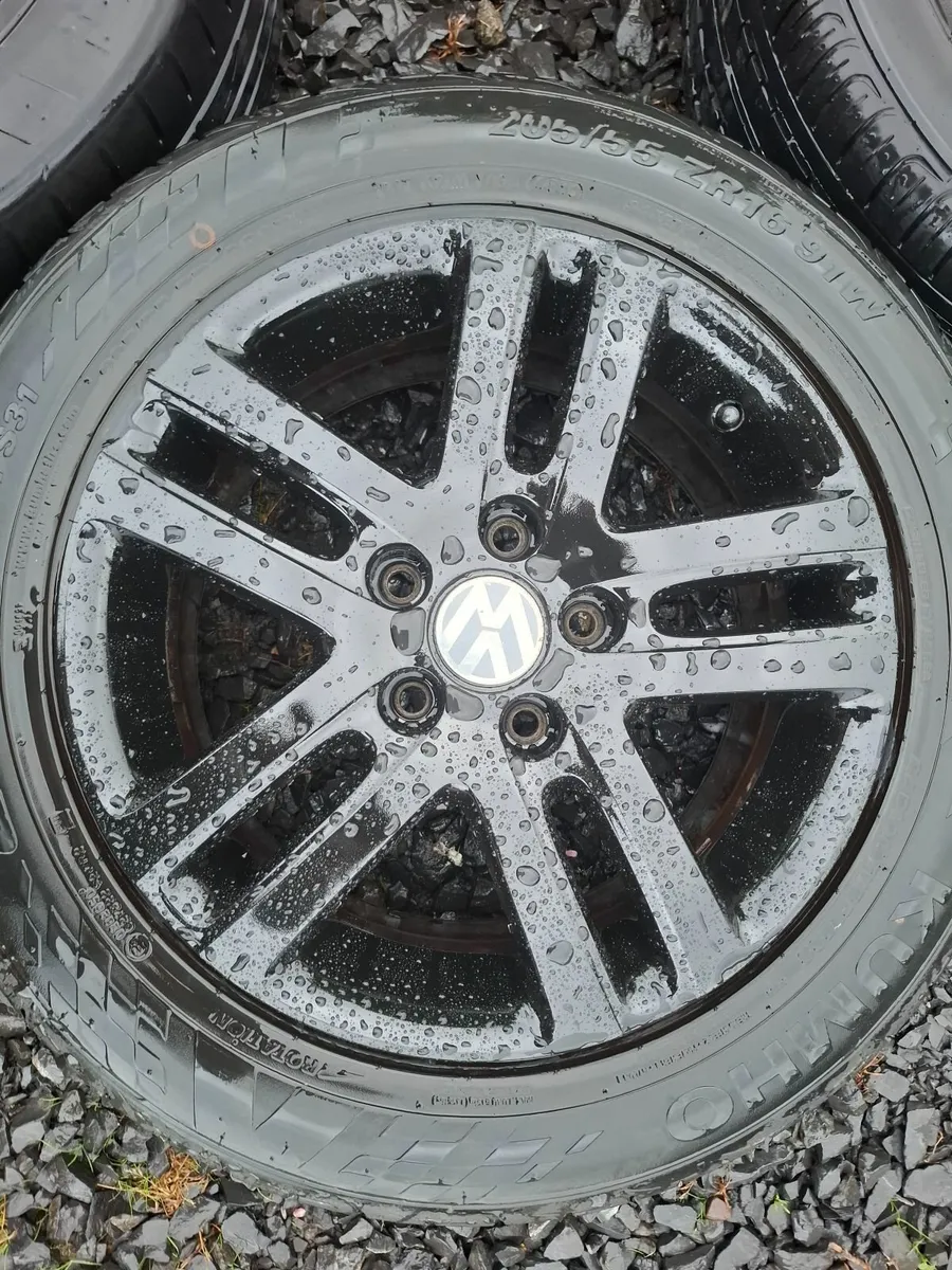 16" Genuine Vw Alloys with tyres - Image 3