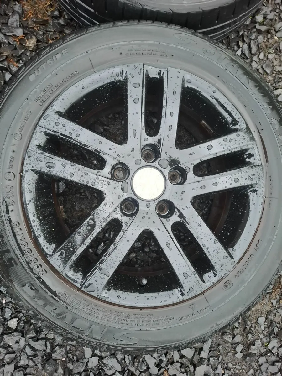 16" Genuine Vw Alloys with tyres - Image 4