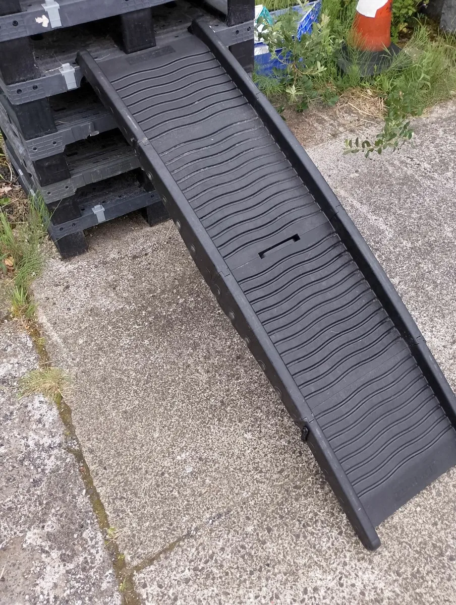 Foldable pet 🐶 Ramp - Image 1