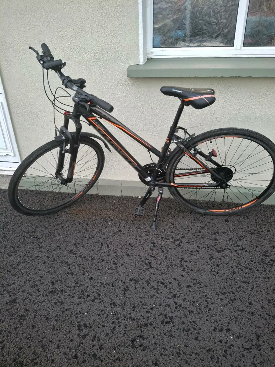 Road bike - Image 1