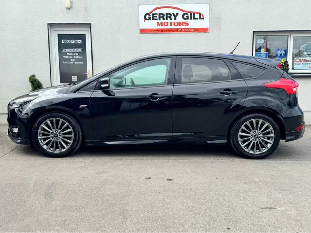 Ford Focus 1.5 Tdci St-line 120PS 5 5DR - Image 4