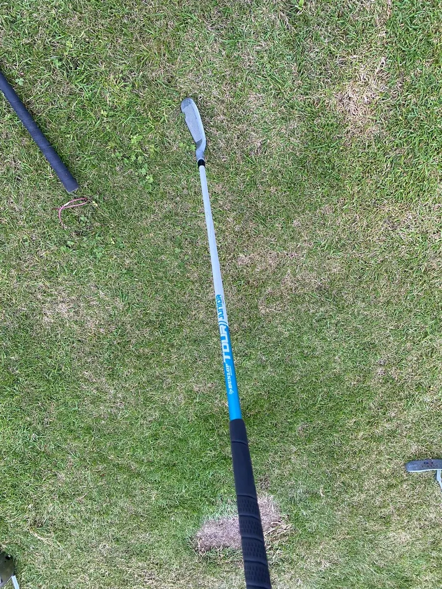 Dunlop irons and putter - Image 4