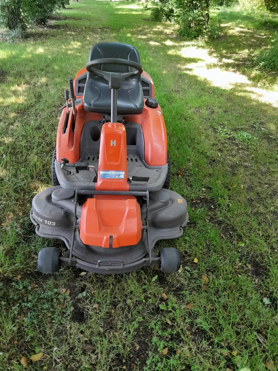 Husqvarna R216 ride on lawnmower - Image 1