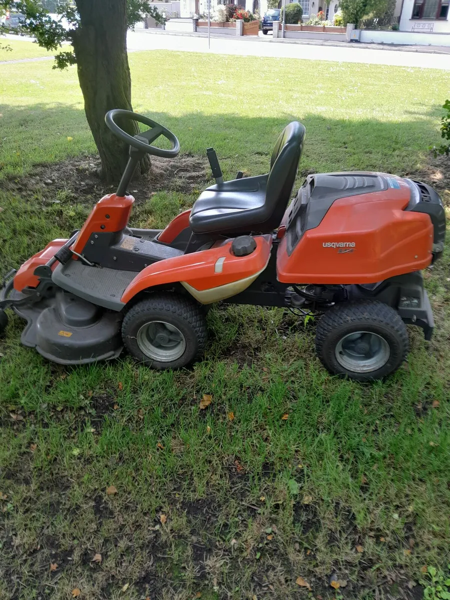 Husqvarna R216 ride on lawnmower - Image 2