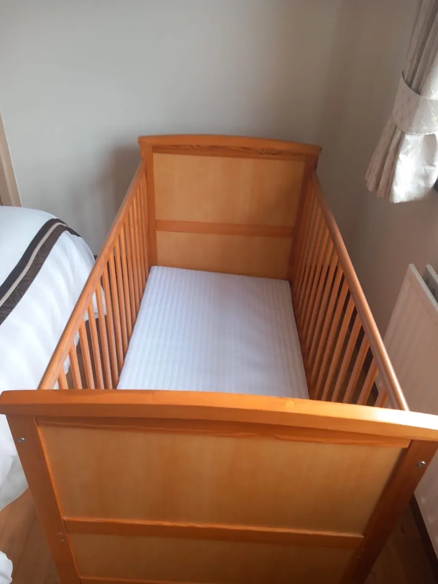 Cotbed & Mattress - Image 2