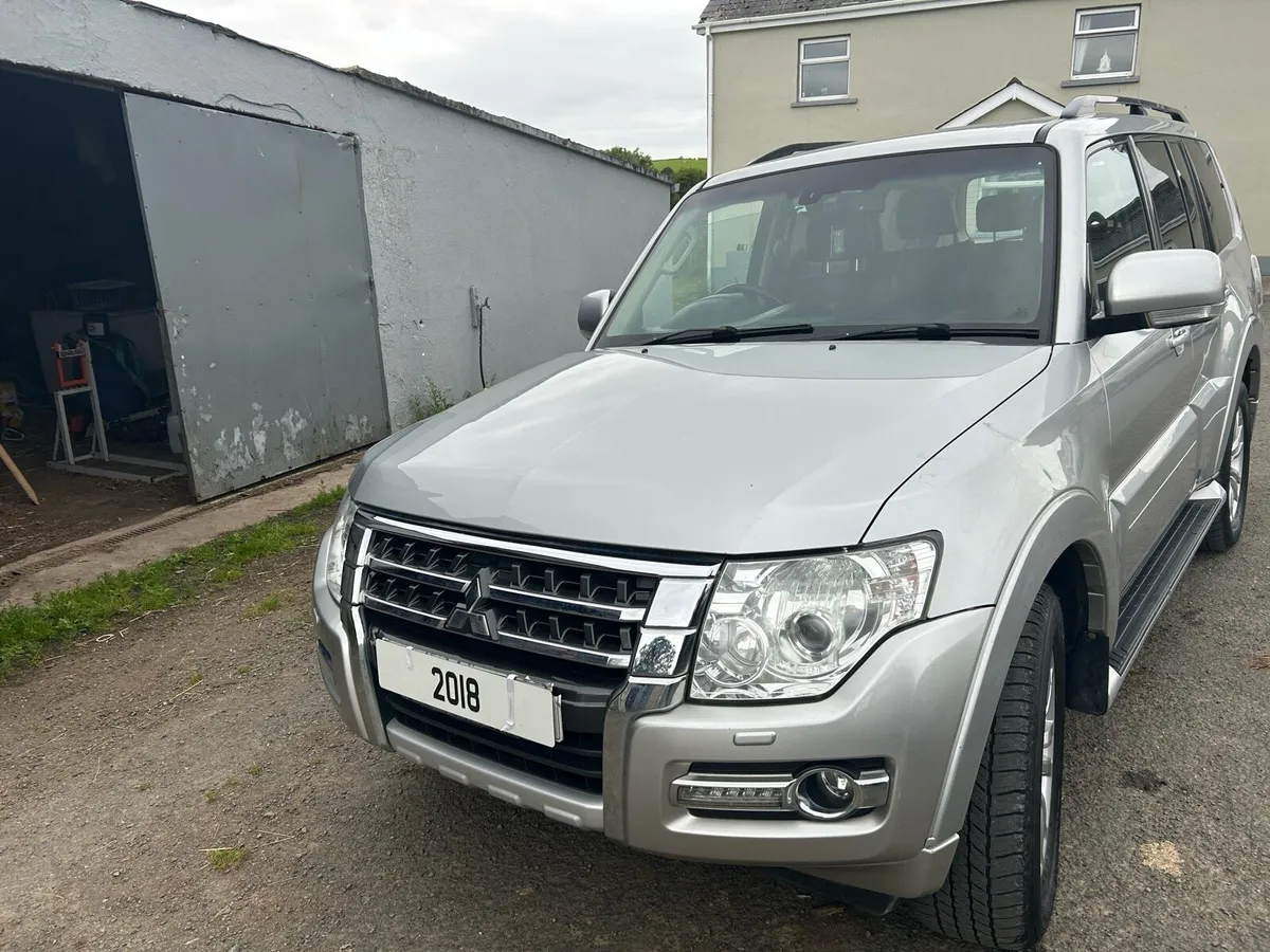 2018 Mitsubishi pajero 3.2 automatic 7 seater - Image 2
