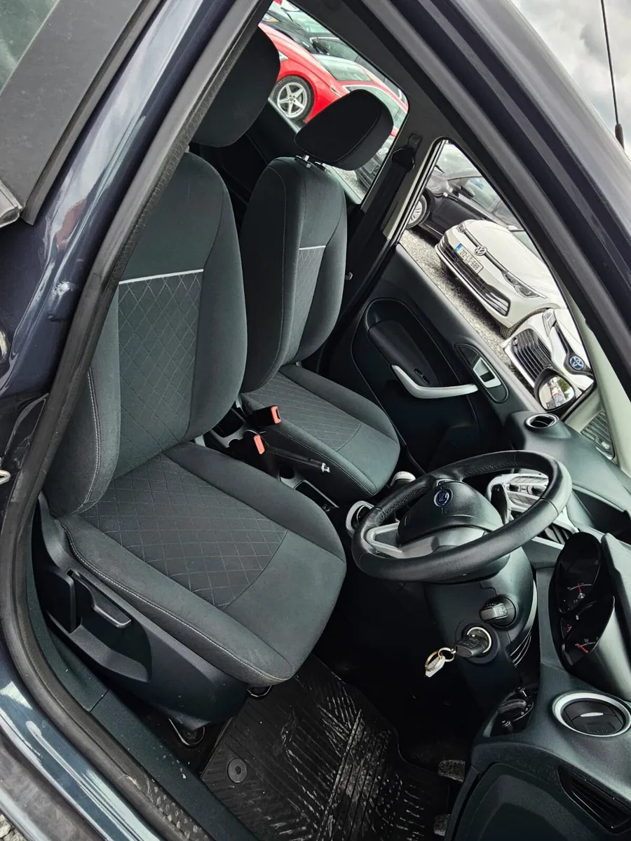 Ford Fiesta 2012 1.2l low miles €4999 no offers - Image 4