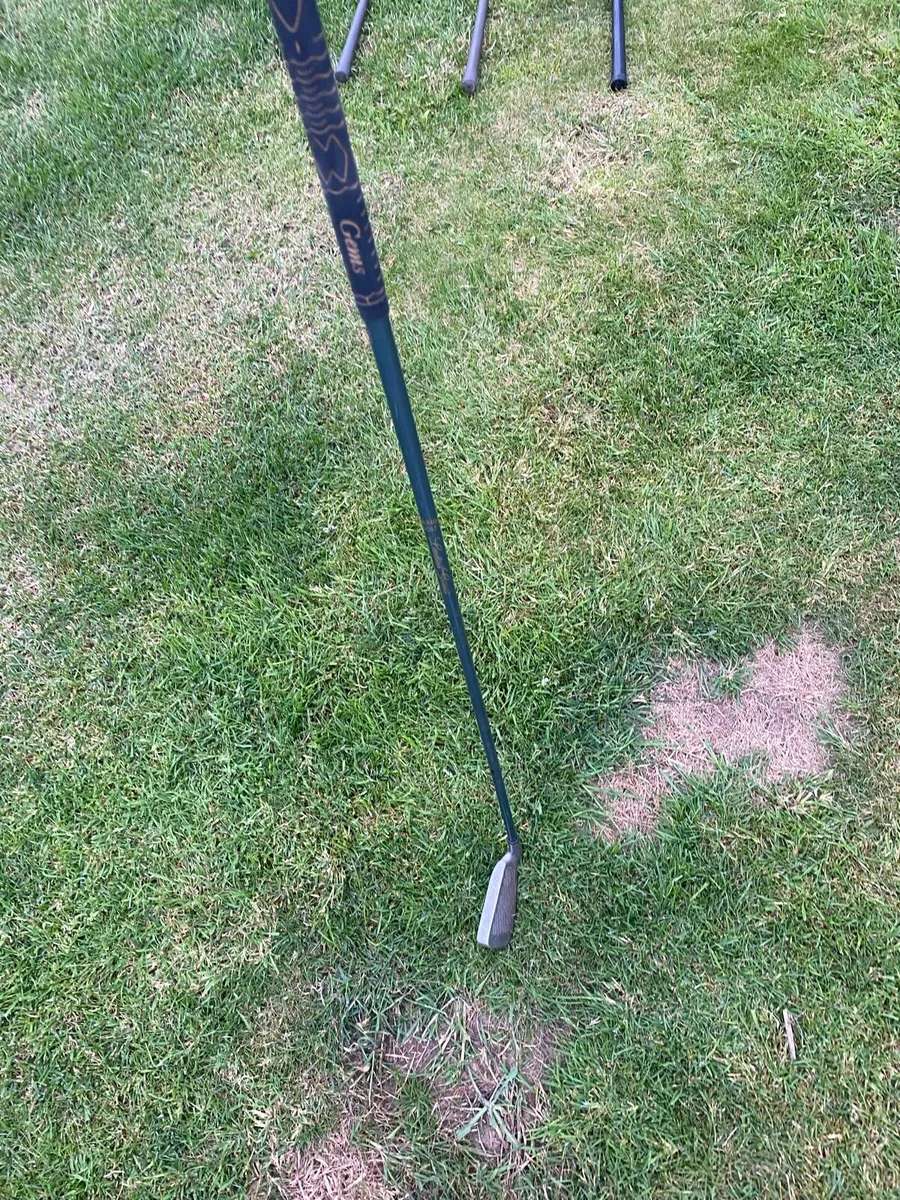 4 iron - Image 1