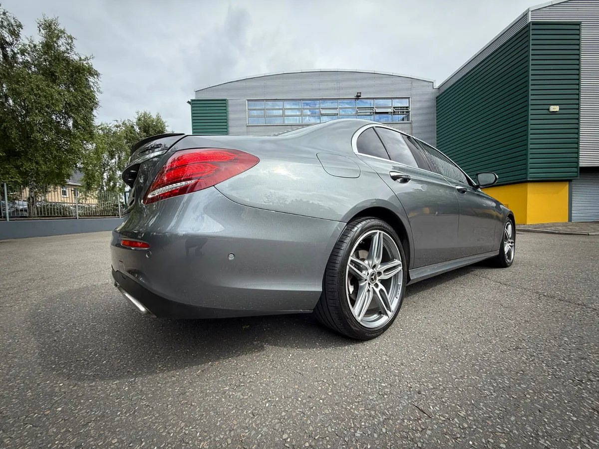 Mercedes-Benz E220 CDI AMG LINE Premium Plus - Image 4