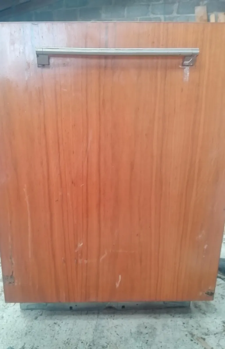 Dishwasher - Image 2
