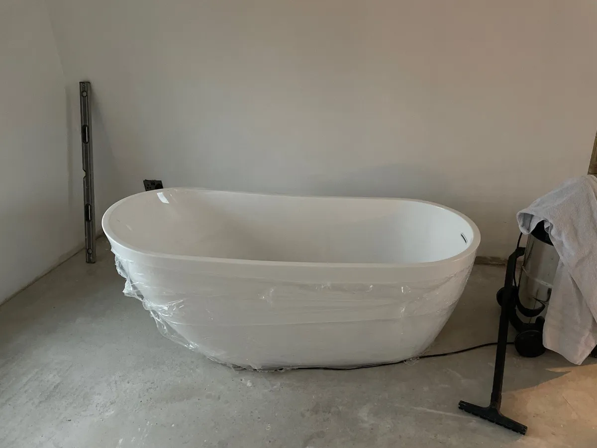 Freestanding Bath - Image 1