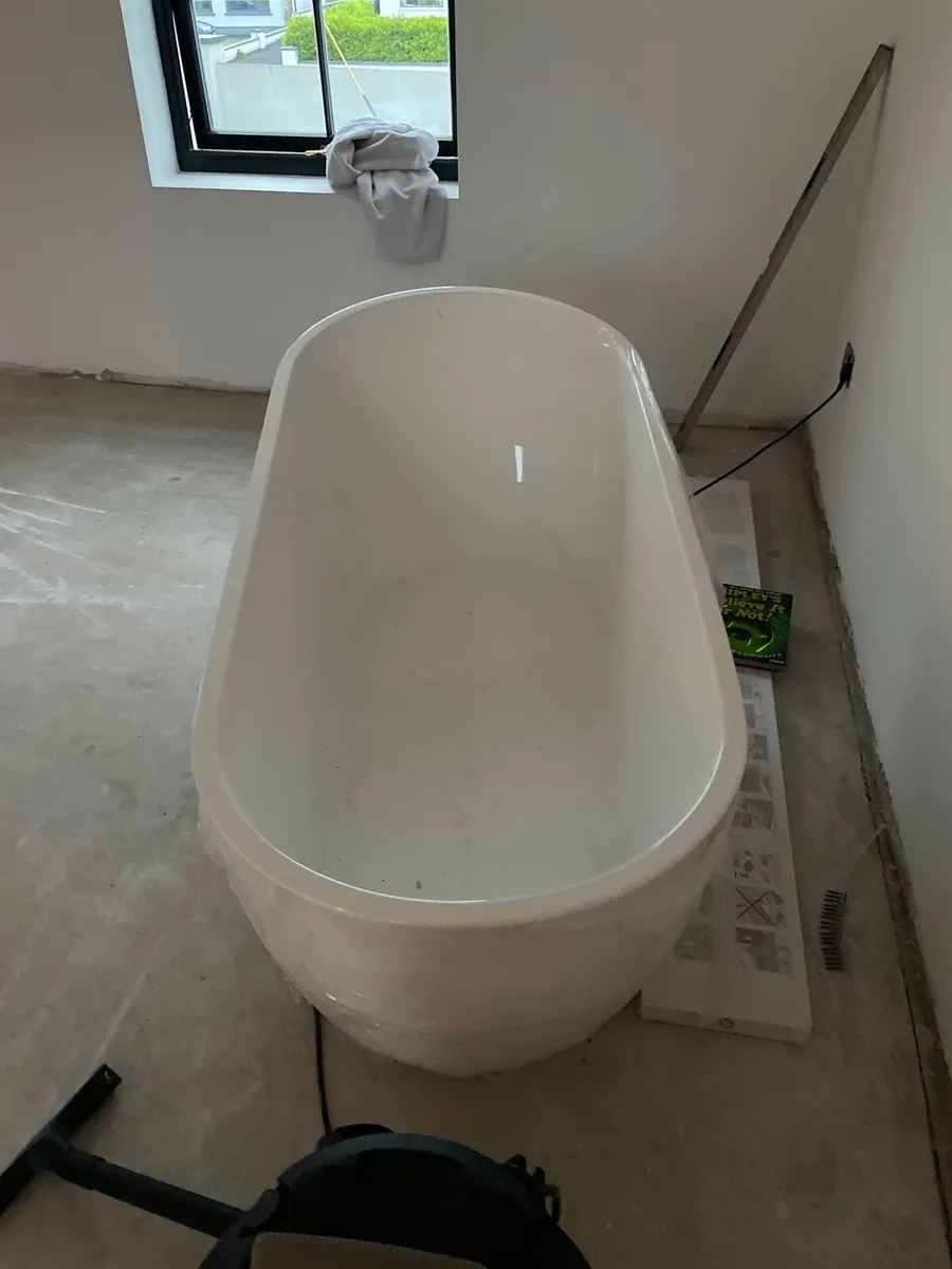 Freestanding Bath - Image 3