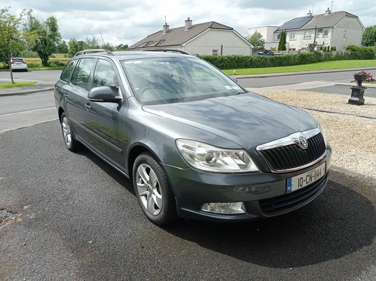 Skoda Octavia 2010 - Image 1