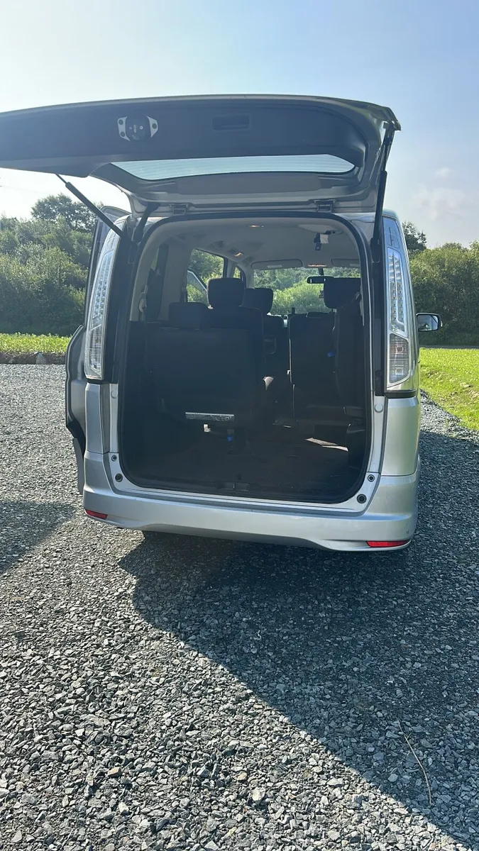 Nissan Serena 2013 - Image 2