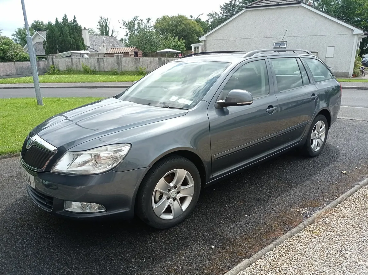 Skoda Octavia 2010 - Image 2
