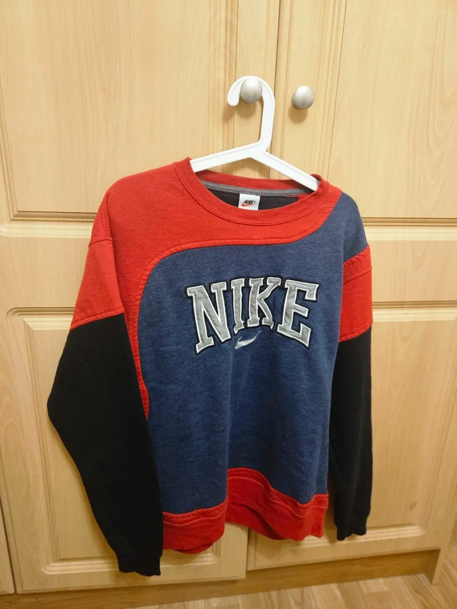 Nike Colour Block Sweatshirt! - Image 2