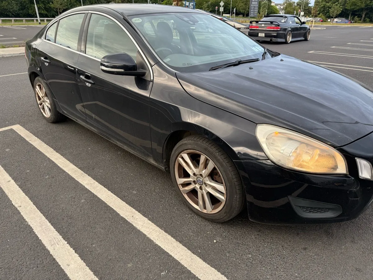 Volvo s60 automatic 2 diesel - Image 4