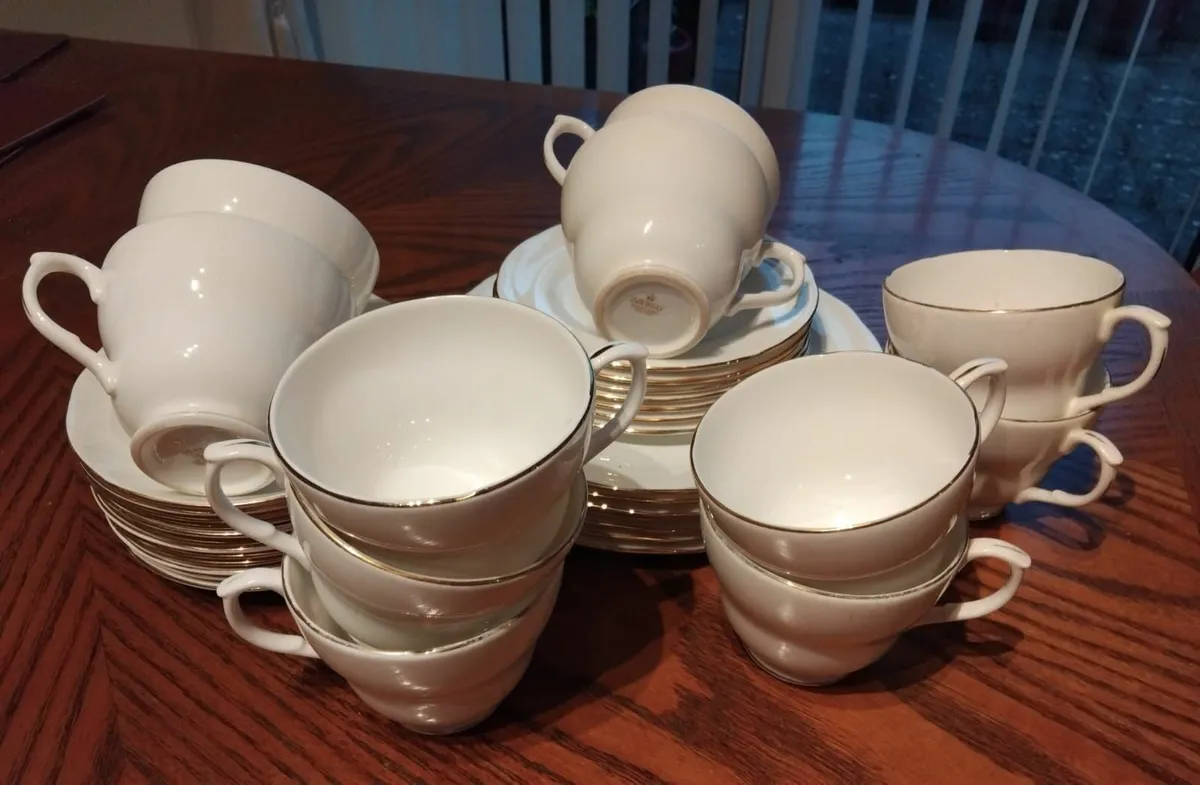 Duchess Finebone China and Arklow Pottery - Image 2