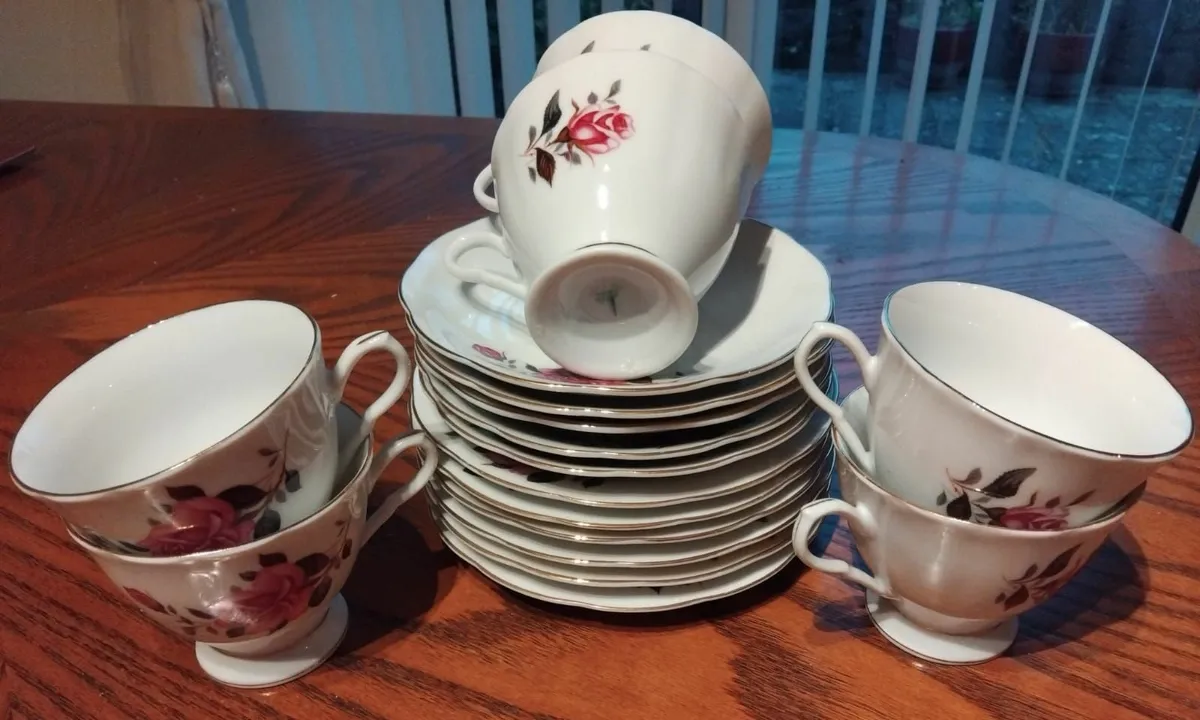Duchess Finebone China and Arklow Pottery - Image 4