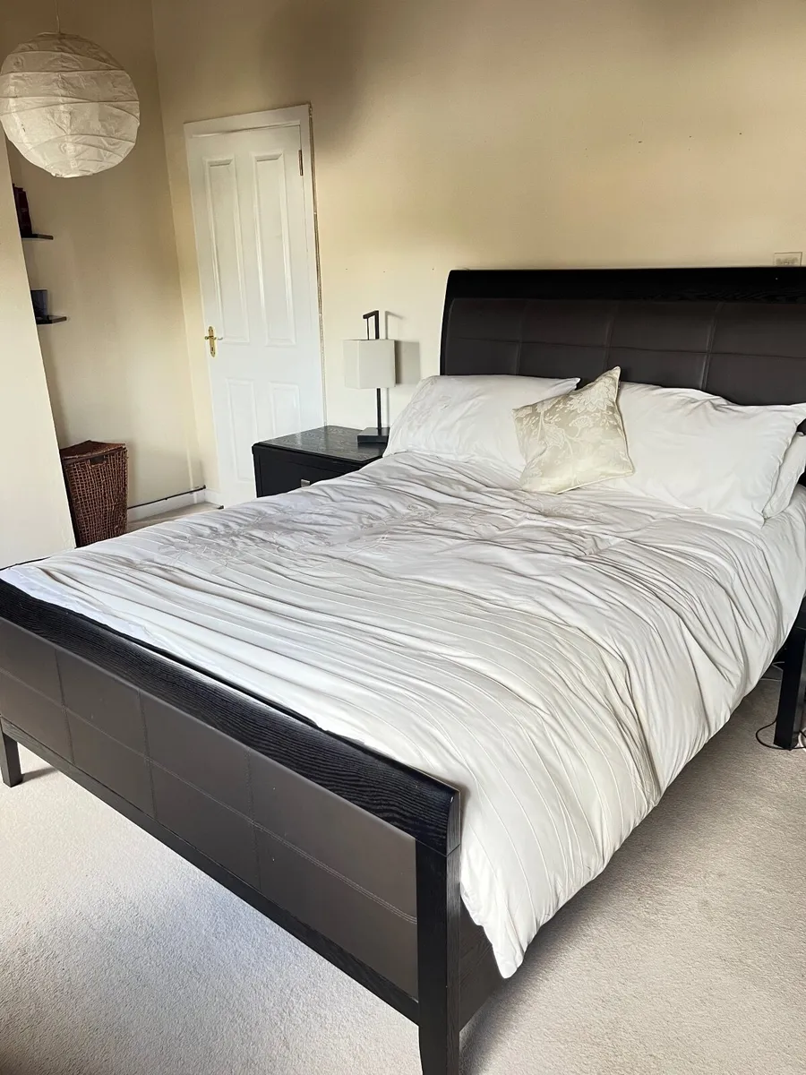 Bed and locker - Image 4