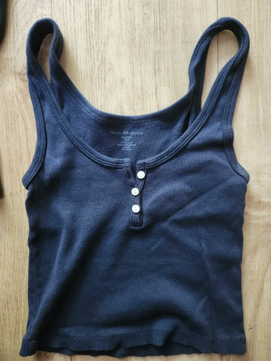 Brandy Melville tshirts for sale - Image 2