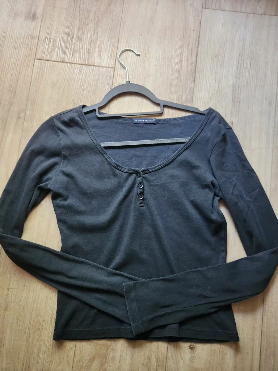 Brandy Melville tshirts for sale - Image 3