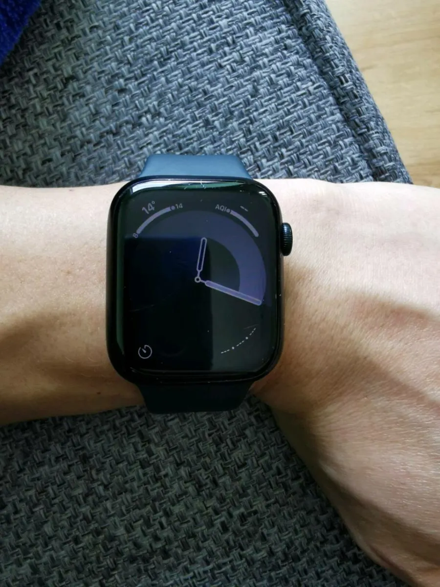 Apple watch 8 series 45 mm - Image 2
