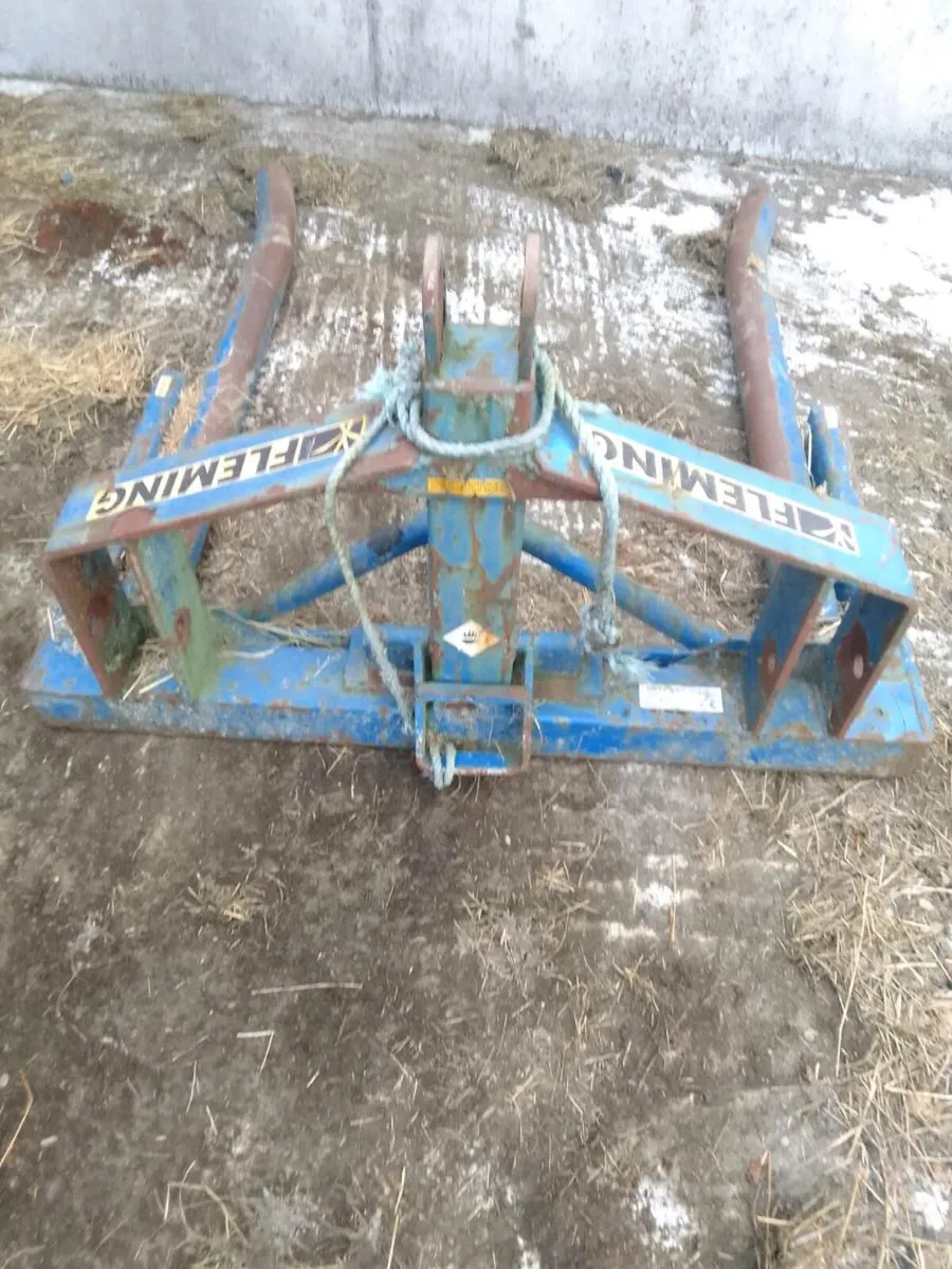 Fleming bale lifter - Image 1