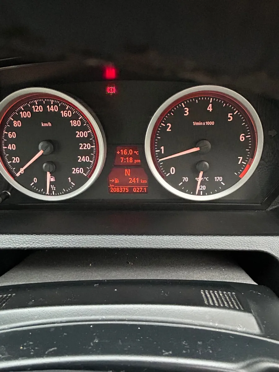 BMW 6-Series 2006 - Image 2