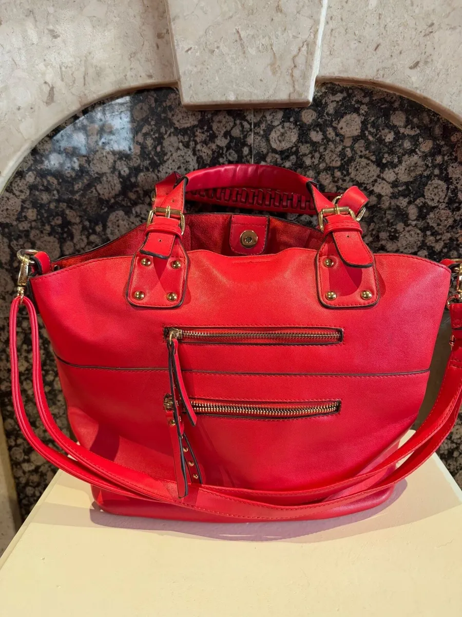 Red bag - Image 1