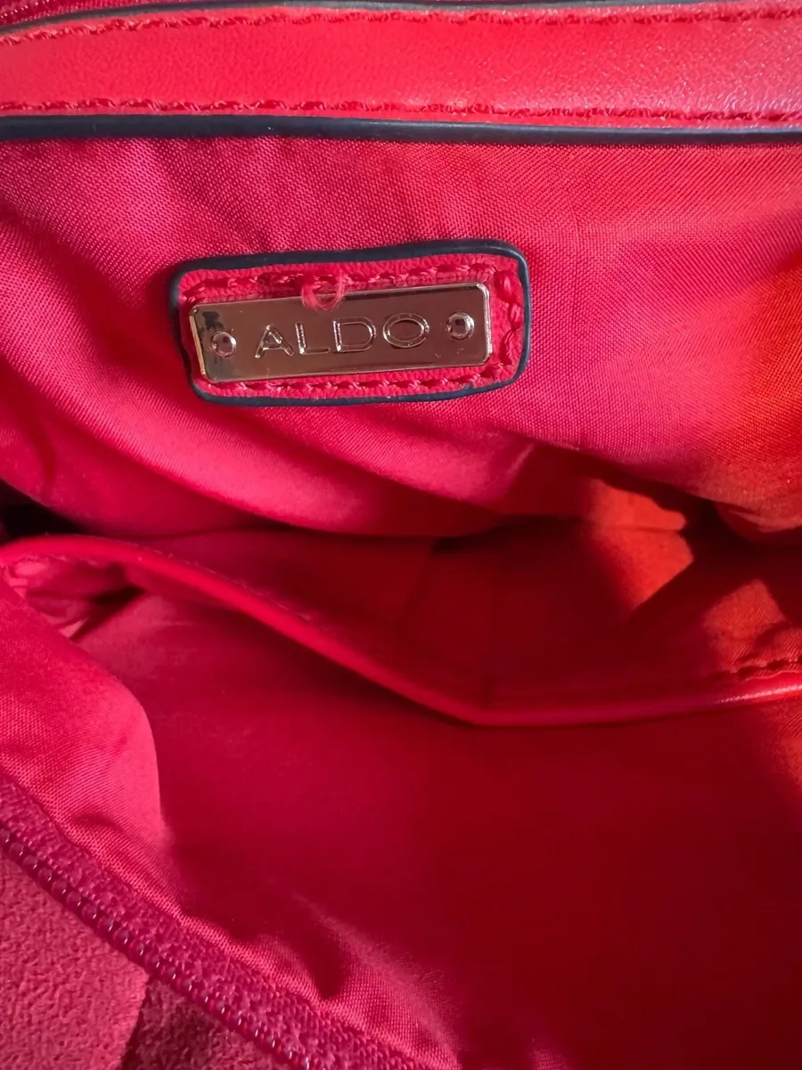 Red bag - Image 4