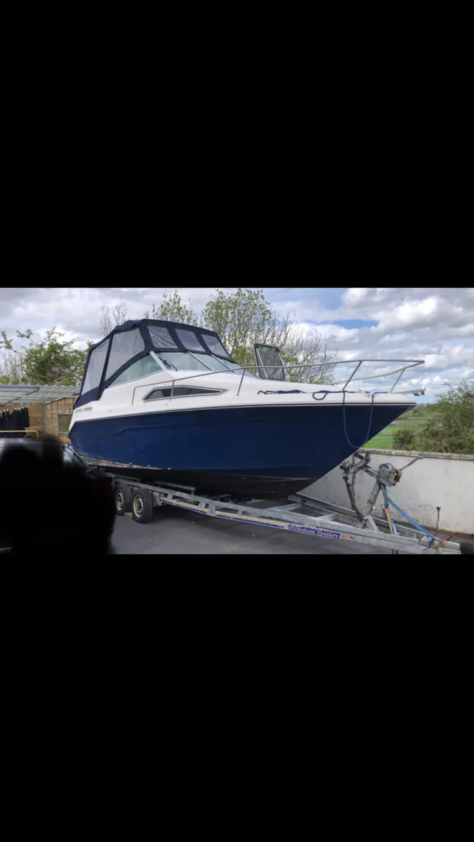Searay 220 da cabin cruiser boat - Image 4