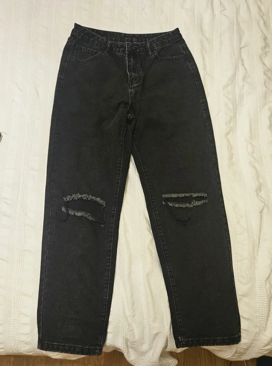 👖🖤 Edgy Black Distressed Shein Jeans! 🖤👖 - Image 1