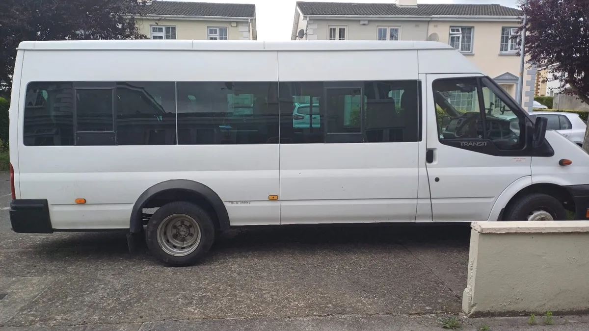 Ford Transit Minibus - Image 3