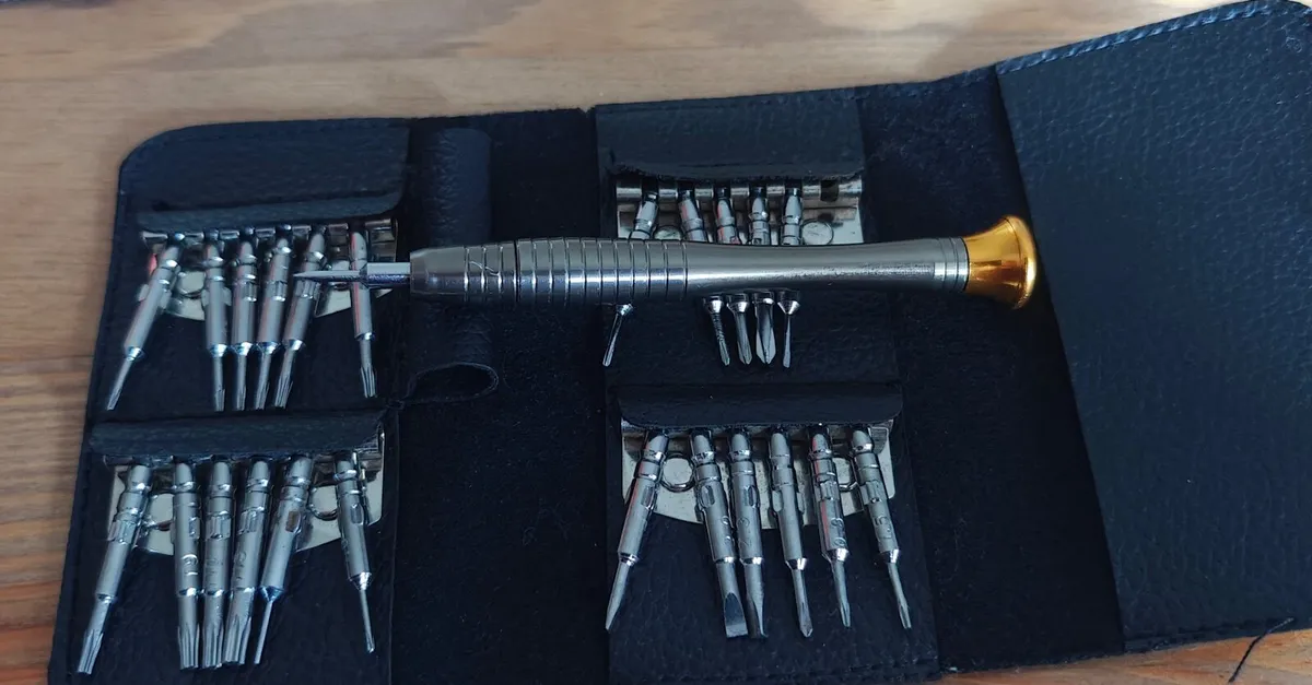 Precision Screwdriver Set with Pouch - Image 4