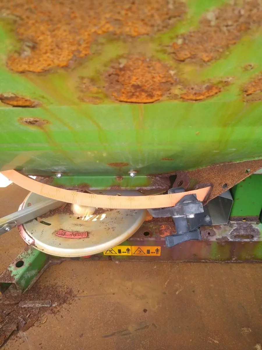 Fertilizer spreader - Image 4