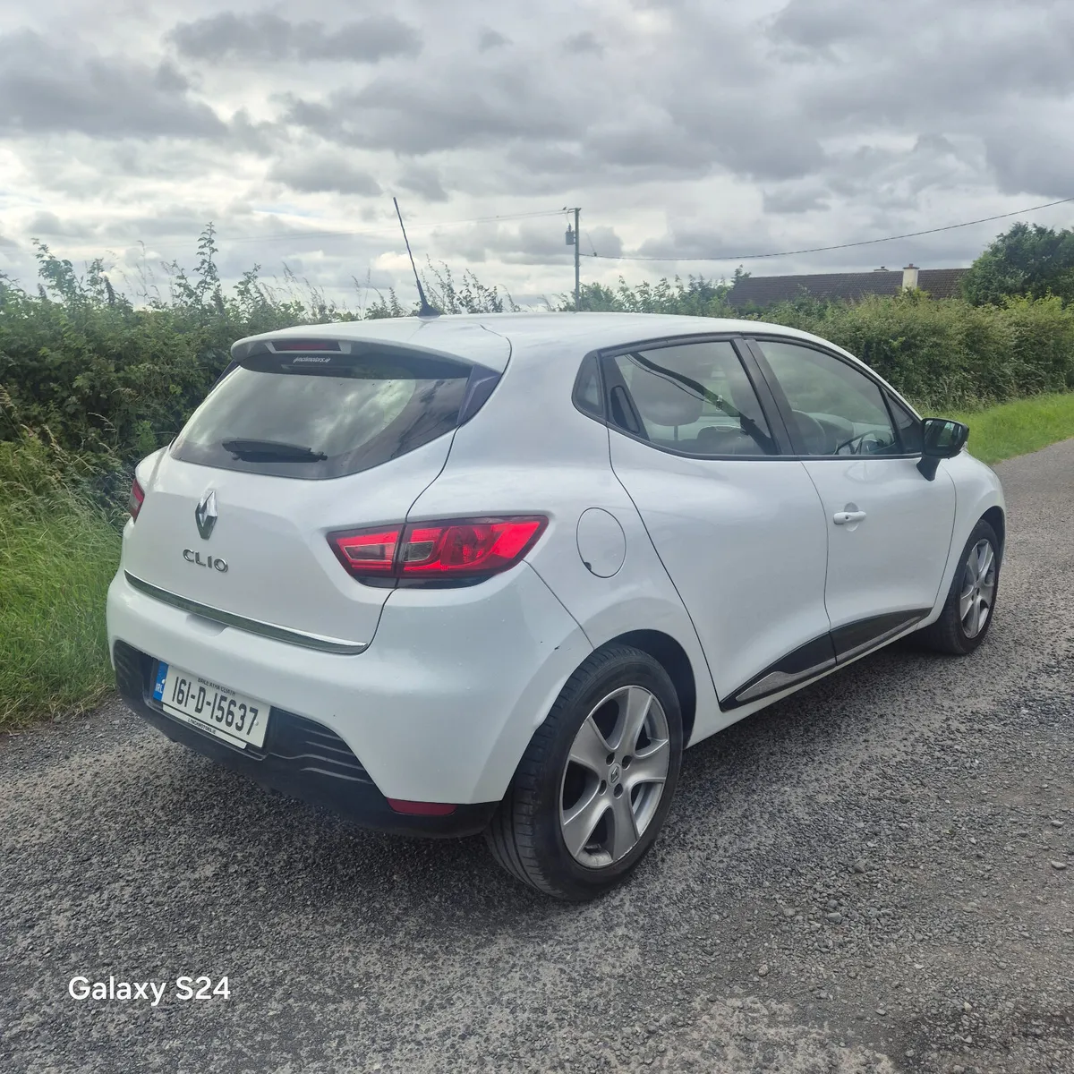 Renault Clio 2016 1.2 petrol - Image 2
