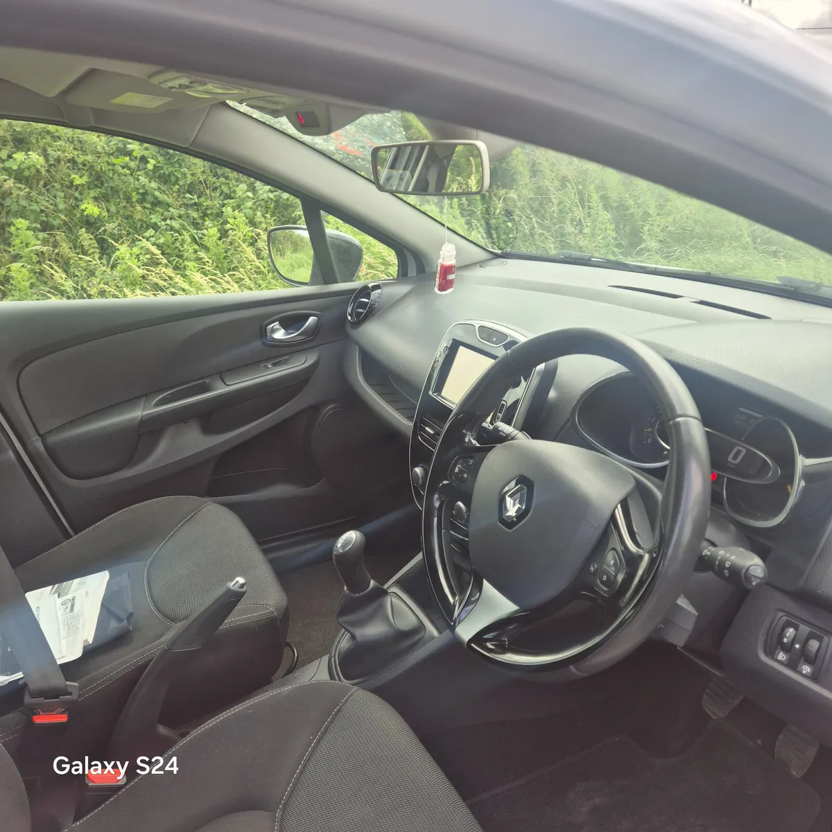 Renault Clio 2016 1.2 petrol - Image 3