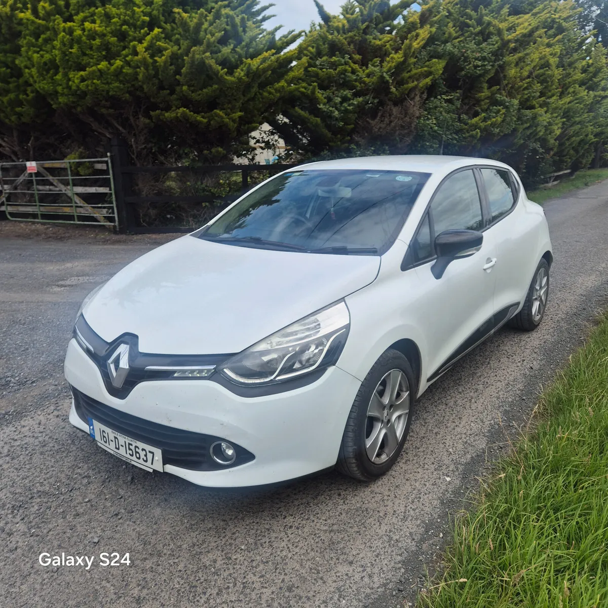 Renault Clio 2016 1.2 petrol - Image 4