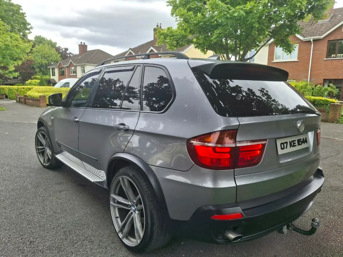 Bmw x5 crew cab 5 seats - Image 3