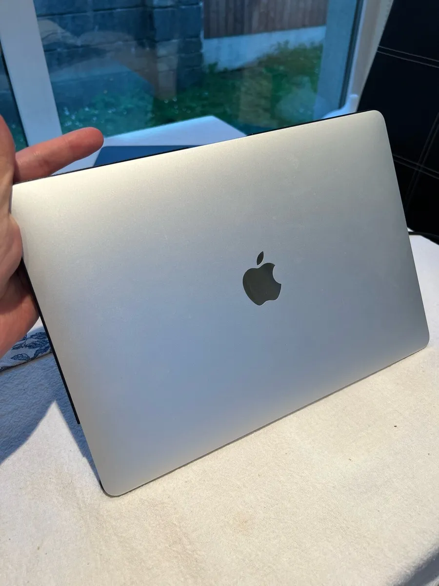 MacBook Pro Retina 13inch 32gb Ram 512gb storage - Image 3