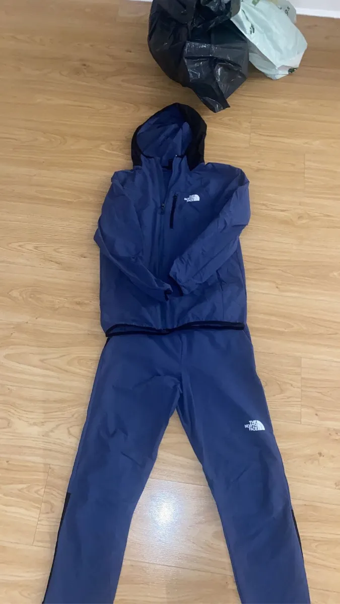 North face Tracksuit - Image 1