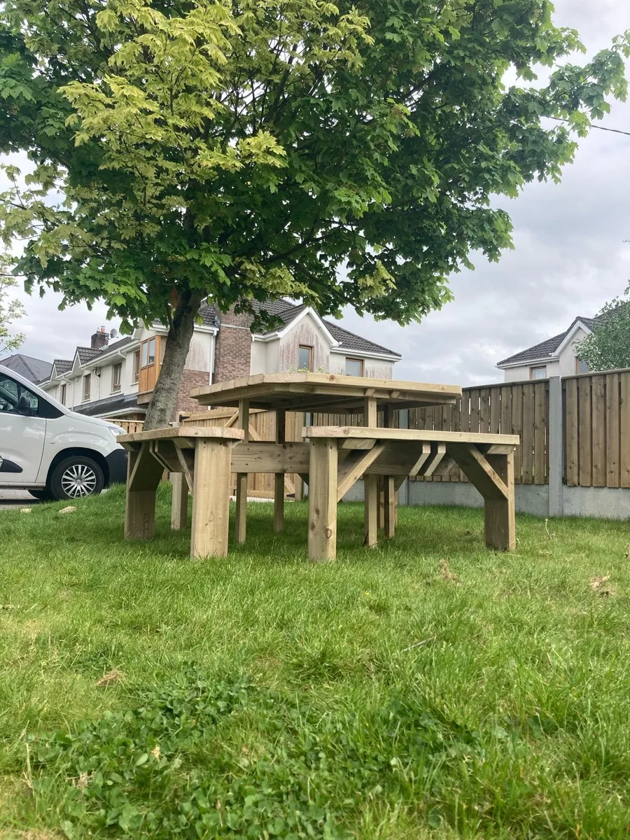 8 seater picnic bench - Image 1
