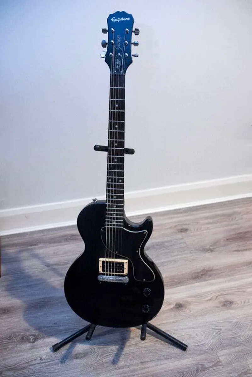 Epiphone Les Paul Junior Electric Guitar Black Gloss Finish - Image 1