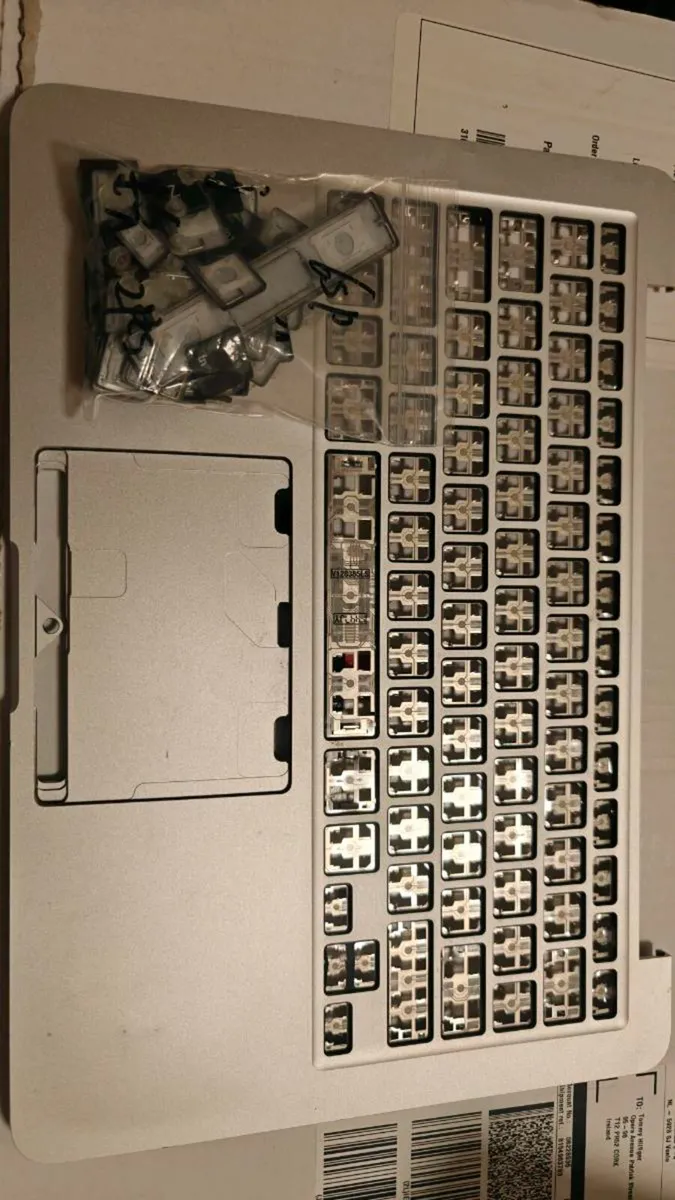 MacBook Pro Keyboard Key (1x) – Check Hinge Type! - Image 1