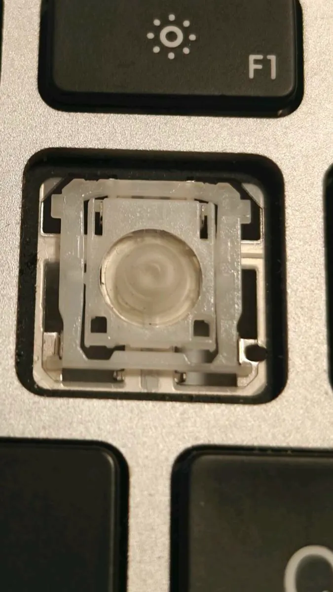MacBook Pro Keyboard Key (1x) – Check Hinge Type! - Image 4